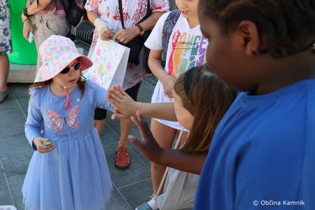 Kamnik obiskala bolna Karolina z družino  (5)
